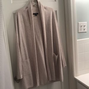 Beautiful Ann Taylor sweater